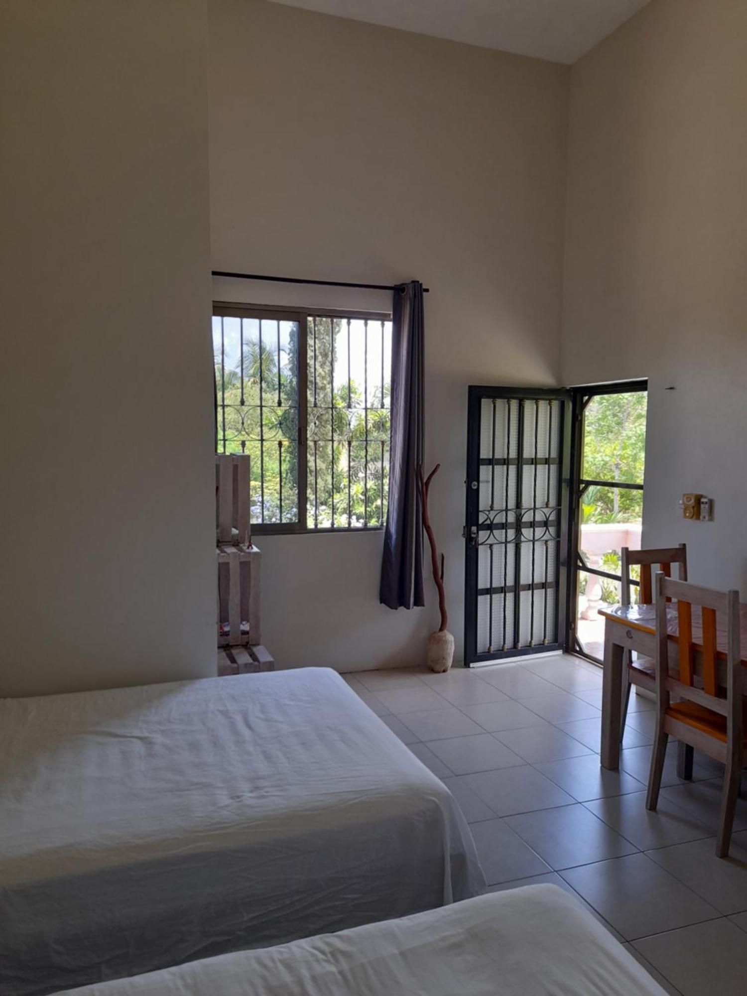 Villa Lirios Valladolid  Rum bild
